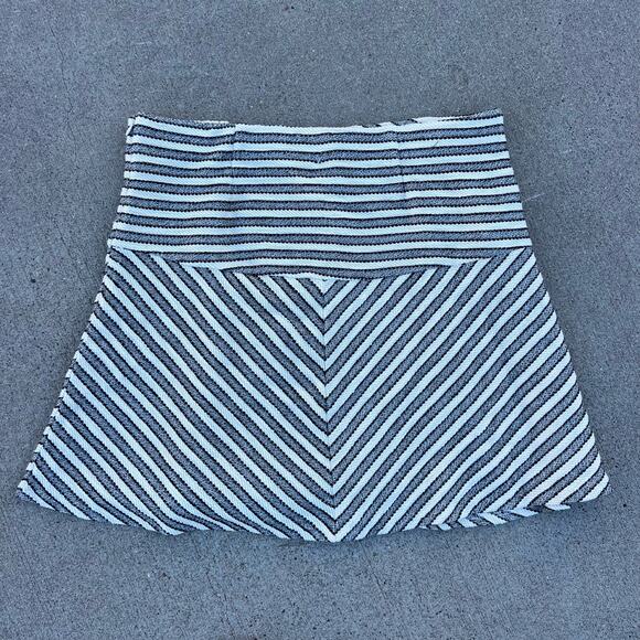 Loft Black White Woven Tweed Stripe Geometric A-Line Mini Skirt NWT Size LARGE - Picture 4 of 7